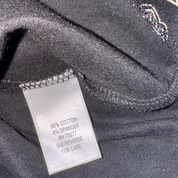 Croft & Barrow Black and Cream Paisley Top - Picture 4 of 5